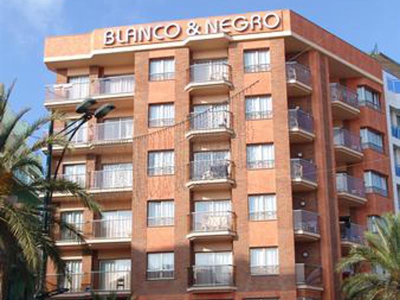 Blanco Y Negro Apartments Lloret de Mar Kültér fotó