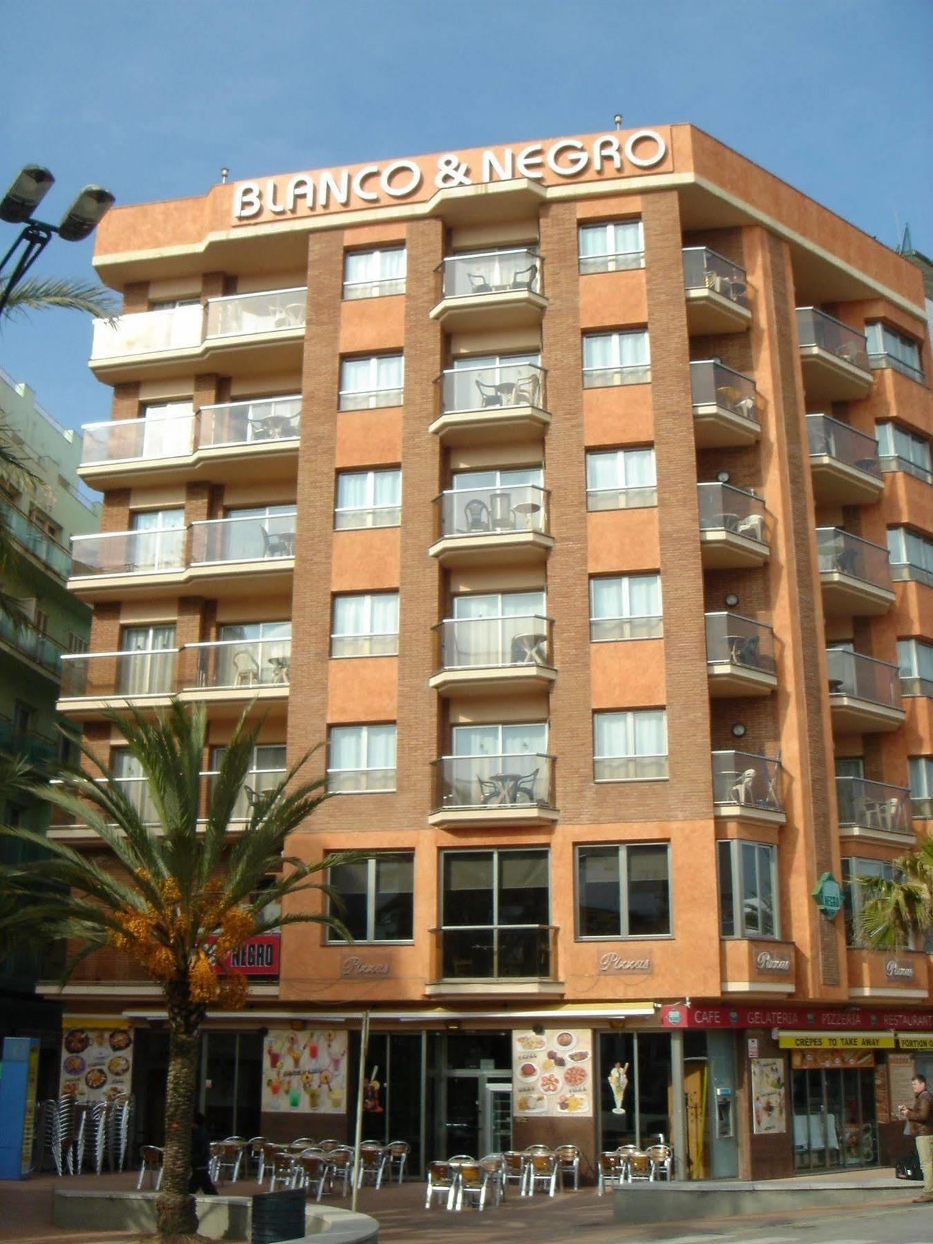 Blanco Y Negro Apartments Lloret de Mar Kültér fotó